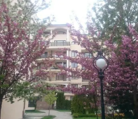 Iglika Complex, Bulgaria, 2-bedroom Apartment, City Centre/beach Access Daire *